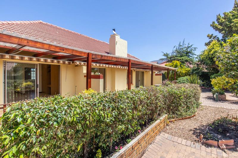 3 Bedroom Property for Sale in Bergvliet Western Cape